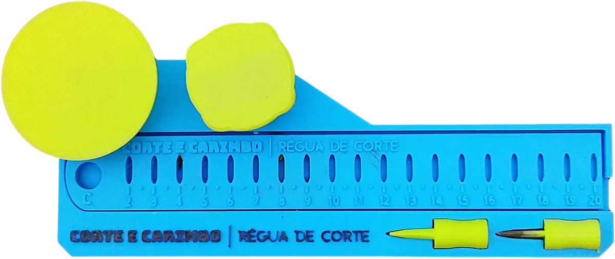 Régua de corte circular azul com dois discos verdes e duas pontas de corte